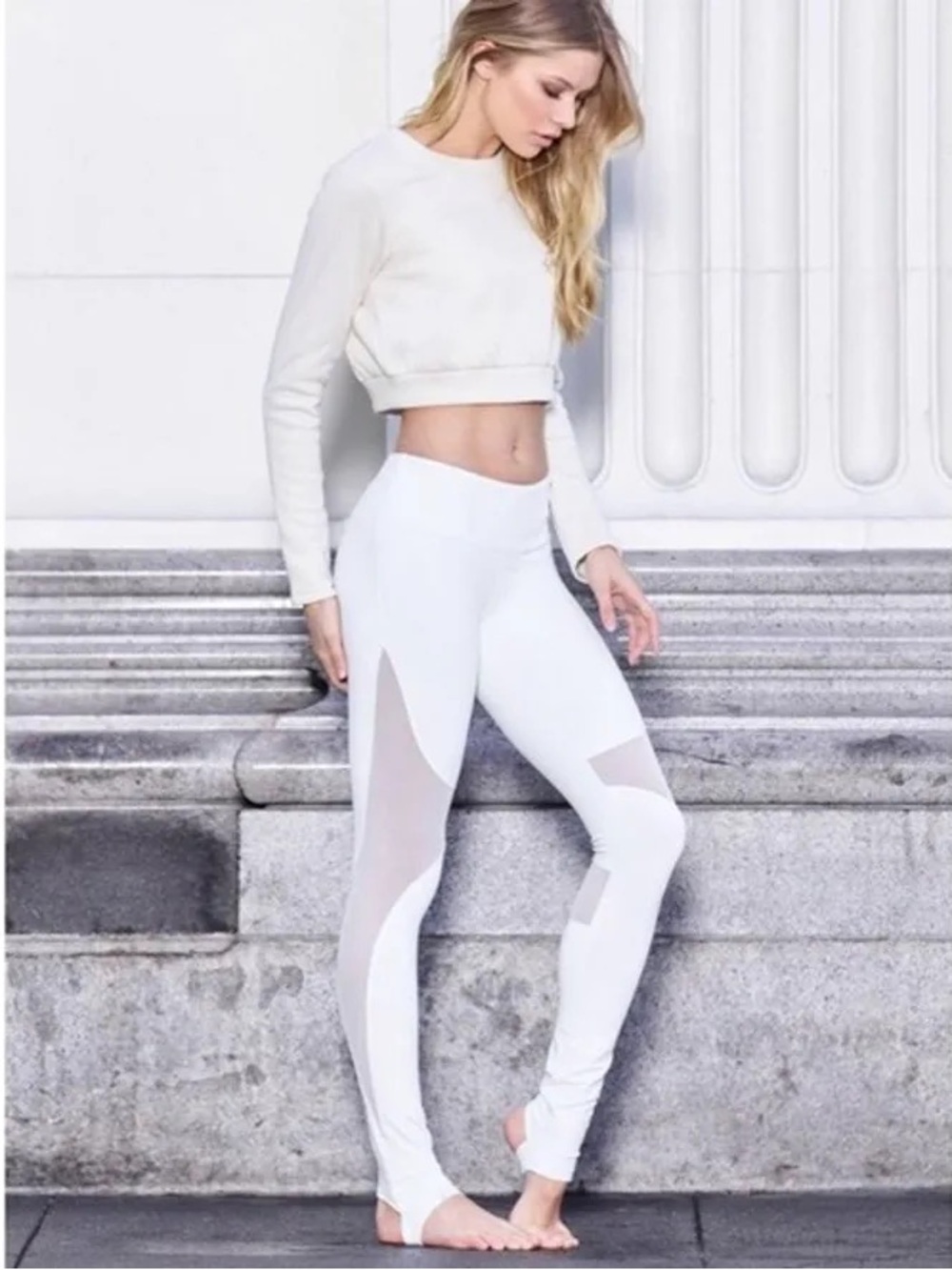 Alo yoga White Mesh-Panel Leggings - Women Pants with stirrups Sz small